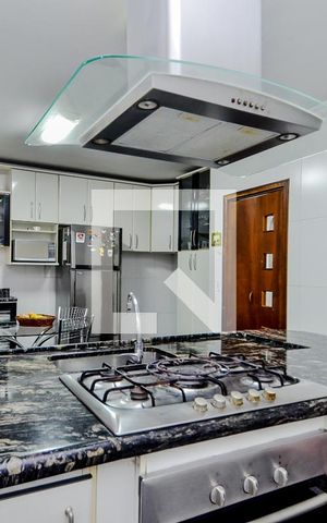 Casa para alugar com 326m², 3 quartos e 4 vagasCozinha
