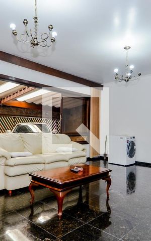 Casa para alugar com 326m², 3 quartos e 4 vagasSala