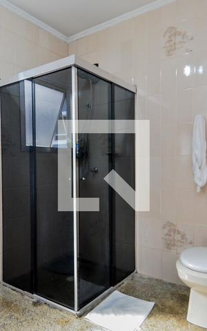 Casa para alugar com 326m², 3 quartos e 4 vagasBanheiro da Suíte 1