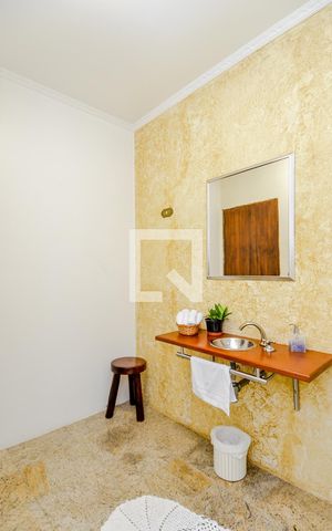 Casa para alugar com 326m², 3 quartos e 4 vagasLavabo 