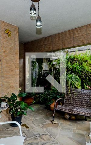 Casa para alugar com 326m², 3 quartos e 4 vagasÁrea da Piscina