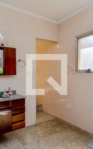 Casa para alugar com 326m², 3 quartos e 4 vagasBanheiro da Suíte 1