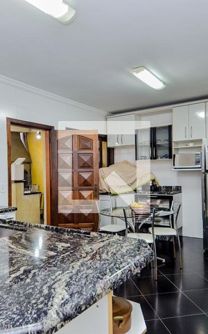 Casa para alugar com 326m², 3 quartos e 4 vagasCozinha