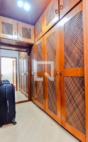 Casa para alugar com 326m², 3 quartos e 4 vagasCloset da Suíte 1