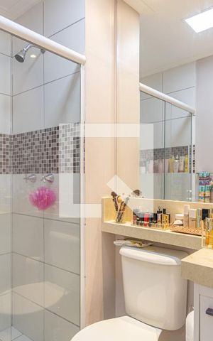 Apartamento à venda com 74m², 2 quartos e 1 vaga Apartamento à venda com 74m², 2 quartos e 1 vagaBanheiro 2