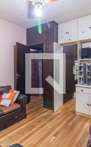 Casa à venda com 390m², 2 quartos e 3 vagas Casa à venda com 390m², 2 quartos e 3 vagasSala