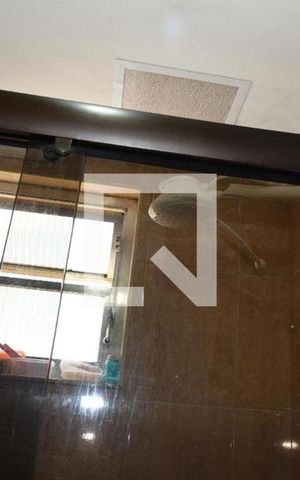 Apartamento à venda com 60m², 2 quartos e 1 vagaDetalhe do banheiro