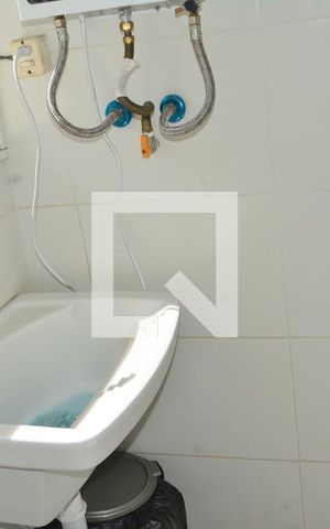 Apartamento para alugar com 80m², 2 quartos e 2 vagasÁrea de serviços com quarto