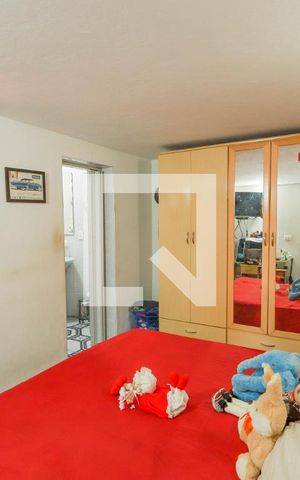 Casa à venda com 202m², 3 quartos e 3 vagas Casa à venda com 202m², 3 quartos e 3 vagasEdícula - Quarto