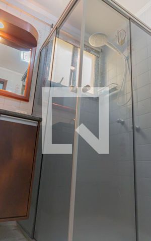 Apartamento à venda com 77m², 2 quartos e 1 vaga Apartamento à venda com 77m², 2 quartos e 1 vagaBanheiro