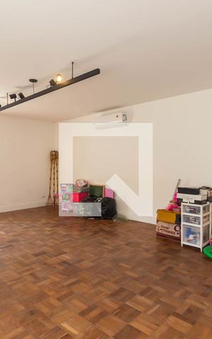 Casa para alugar com 400m², 4 quartos e 3 vagas Casa para alugar com 400m², 4 quartos e 3 vagasSala