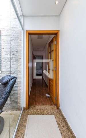 Casa à venda com 273m², 3 quartos e 8 vagas Casa à venda com 273m², 3 quartos e 8 vagasLavabo