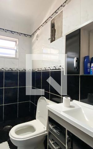 Casa à venda com 120m², 4 quartos e 1 vagaBanheiro