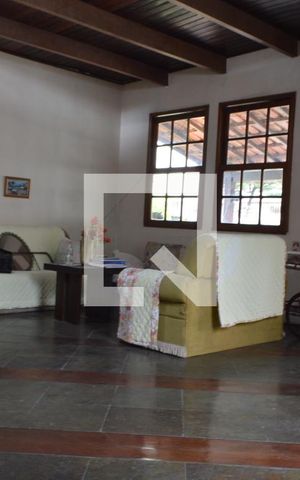 Casa à venda com 600m², 3 quartos e 3 vagasSala