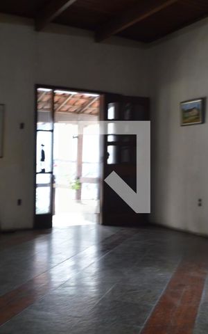 Casa à venda com 600m², 3 quartos e 3 vagasSala