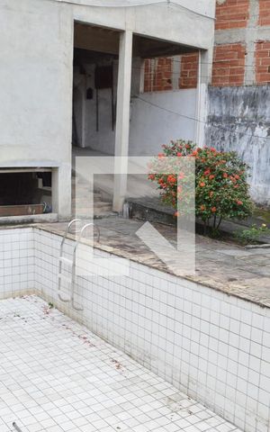 Casa à venda com 600m², 3 quartos e 3 vagasPiscina