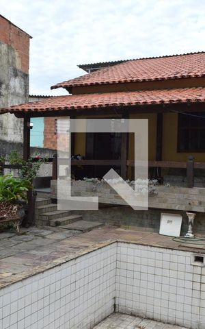 Casa à venda com 600m², 3 quartos e 3 vagasPiscina