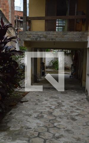 Casa à venda com 600m², 3 quartos e 3 vagasGaragem