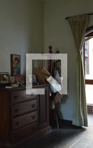 Casa à venda com 600m², 3 quartos e 3 vagasSuíte