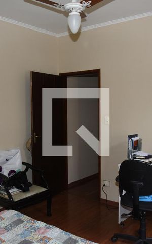 Casa à venda com 290m², 4 quartos e 2 vagasSuíte 3
