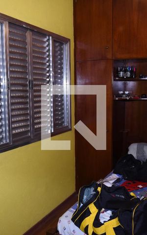 Casa à venda com 290m², 4 quartos e 2 vagasSuíte 2