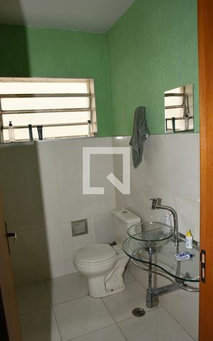 Casa à venda com 290m², 4 quartos e 2 vagasLavabo