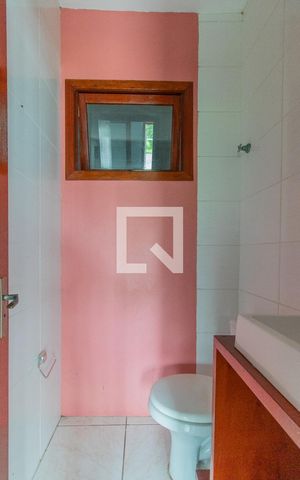 Casa à venda com 140m², 3 quartos e 2 vagas Casa à venda com 140m², 3 quartos e 2 vagasLavabo