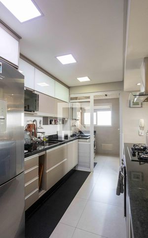 Apartamento à venda com 105m², 3 quartos e 2 vagasCozinha