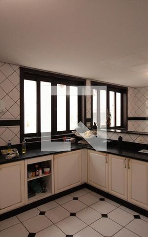 Casa à venda com 640m², 4 quartos e 4 vagasCozinha