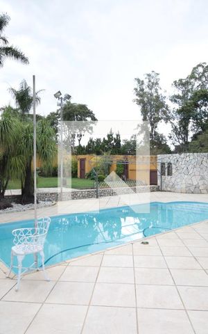 Casa à venda com 640m², 4 quartos e 4 vagasPiscina