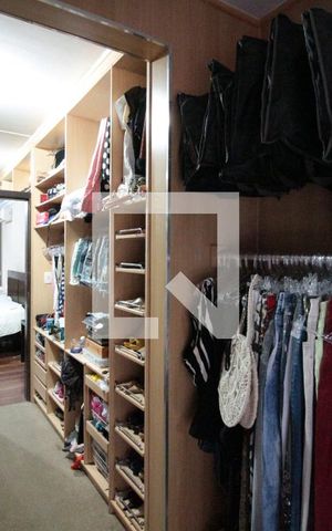 Casa à venda com 640m², 4 quartos e 4 vagasCloset da Suite Master