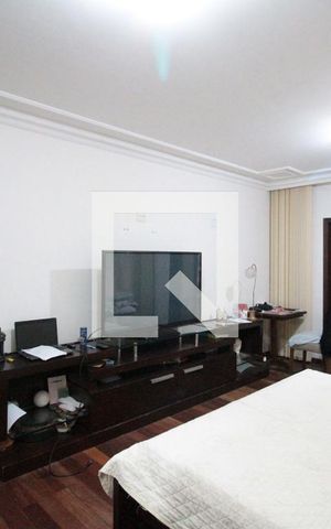 Casa à venda com 640m², 4 quartos e 4 vagasSuite Master