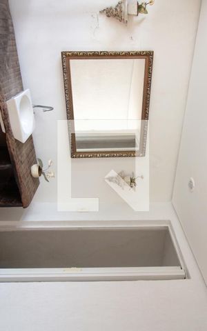 Casa à venda com 640m², 4 quartos e 4 vagasBanheiros da Piscina
