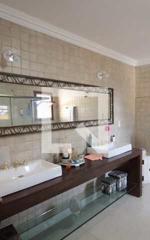 Casa à venda com 640m², 4 quartos e 4 vagasBanheiro da Suite Master