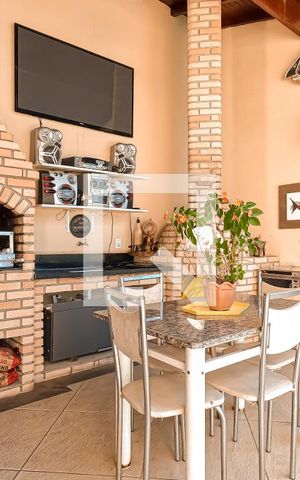 Casa à venda com 267m², 3 quartos e 4 vagasChurrasqueira