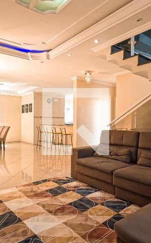 Casa à venda com 267m², 3 quartos e 4 vagasSala