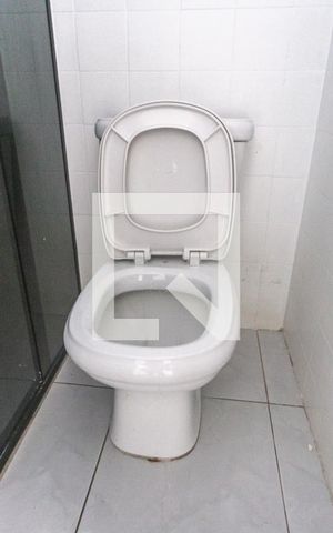 Apartamento à venda com 65m², 2 quartos e 1 vaga Apartamento à venda com 65m², 2 quartos e 1 vagaBanheiro social