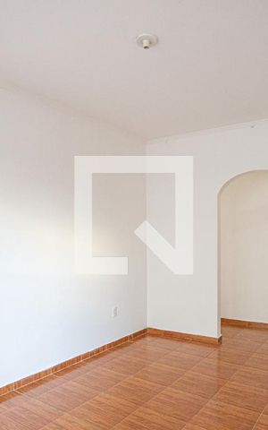 Casa à venda com 270m², 4 quartos e 3 vagas Casa à venda com 270m², 4 quartos e 3 vagasSala - Edícula