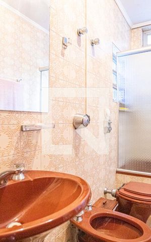 Casa à venda com 270m², 4 quartos e 3 vagas Casa à venda com 270m², 4 quartos e 3 vagasBanheiro 1