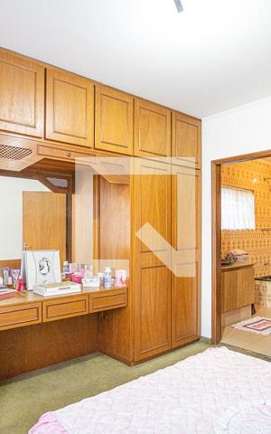 Casa à venda com 270m², 4 quartos e 3 vagas Casa à venda com 270m², 4 quartos e 3 vagasSuíte