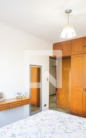 Casa à venda com 270m², 4 quartos e 3 vagas Casa à venda com 270m², 4 quartos e 3 vagasQuarto 1