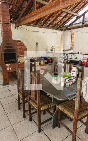 Casa à venda com 350m², 3 quartos e 4 vagasEsapaço gourmet / sala