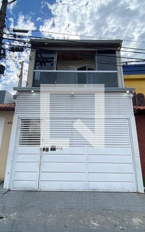 Casa à venda com 141m², 3 quartos e 1 vaga Casa à venda com 141m², 3 quartos e 1 vagaFachada