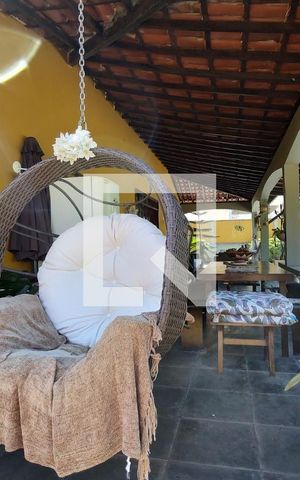 Casa à venda com 650m², 4 quartos e 3 vagas Casa à venda com 650m², 4 quartos e 3 vagasVaranda