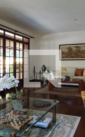 Casa à venda com 650m², 4 quartos e 3 vagasSala