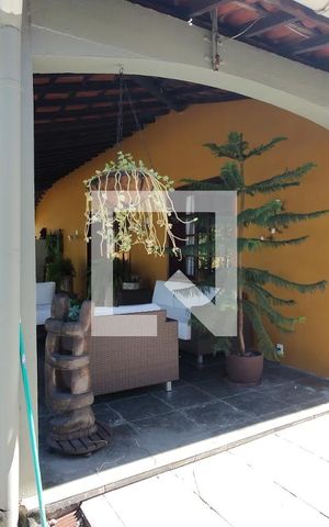Casa à venda com 650m², 4 quartos e 3 vagas Casa à venda com 650m², 4 quartos e 3 vagasVaranda