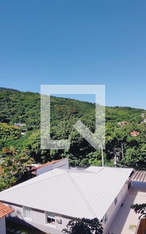 Casa à venda com 650m², 4 quartos e 3 vagas Casa à venda com 650m², 4 quartos e 3 vagasVista