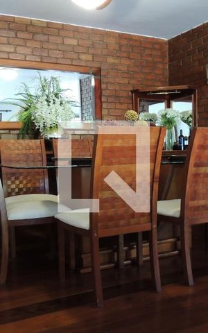Casa à venda com 650m², 4 quartos e 3 vagasSala
