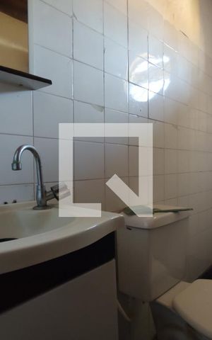 Casa à venda com 650m², 4 quartos e 3 vagas Casa à venda com 650m², 4 quartos e 3 vagasBanheiro