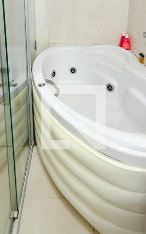 Casa de condomínio à venda com 270m², 4 quartos e 3 vagasBanheiro da Suíte 1